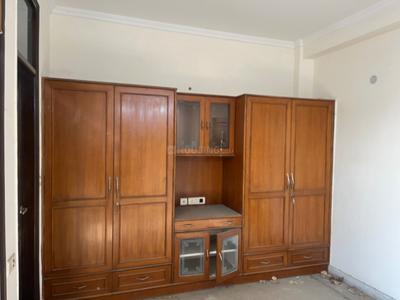 Bedroom Image of 1900 Sq.ft 3 BHK Builder Floor for rent in Mansarover Garden New Delhi for Rs. 40000