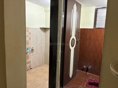Bathroom Image of 500 Sq.ft 1 BHK Builder Floor for rent in Mohammed Wadi Pune for Rs. 12000