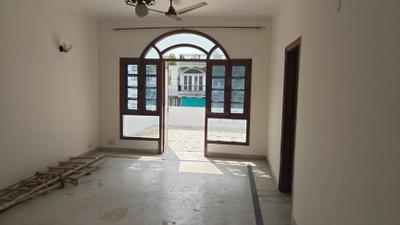 Living Room Image of 2700 Sq.ft 3 BHK Builder Floor for rent in Greater Kailash II New Delhi for Rs. 75000