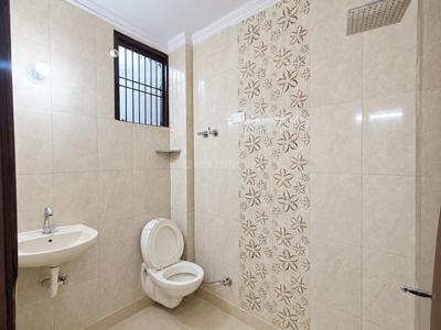 Bathroom Image of 1034 Sq.ft 3 BHK Builder Floor for rent in Sector 22 Rohini New Delhi for Rs. 30000