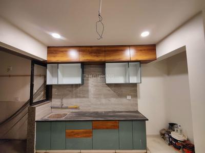 Kitchen Image of 1000 Sq.ft 2 BHK Apartment / Flat for rent in Sunbuildcon Suryansh Sanidhya Shivalaya, Sarkhej Ahmedabad for Rs. 25000