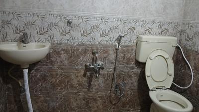Bathroom Image of 750 Sq.ft 1 BHK Builder Floor for rent in Banaswadi Bengaluru for Rs. 18000