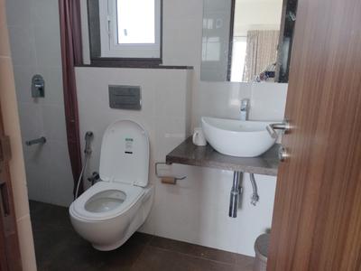 Image of 850 Sq.ft 2 BHK Apartment / Flat for rent in Shapoorji Pallonji BKC 28, Bandra East, Mumbai for Rs. 120000