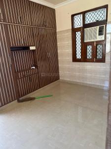 Bedroom Image of 650 Sq.ft 2 BHK Builder Floor for rent in Rohini Builder Floors, Sector 24 Rohini New Delhi for Rs. 16000