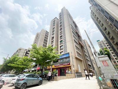 Image of 1308 Sq.ft 3 BHK Apartment / Flat for sale in Dev Parijat, Vaishno Devi Circle, Ahmedabad for Rs. 8500000