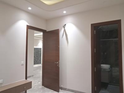 Bedroom Image of 1800 Sq.ft 3 BHK Builder Floor for sale in Paschim Vihar New Delhi for Rs. 35000000