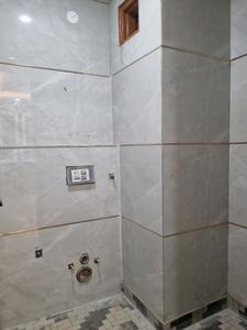 Common Bathroom Image of 818 Sq.ft 3 BHK Apartment / Flat for sale in Dwarka Mor New Delhi for Rs. 5200000