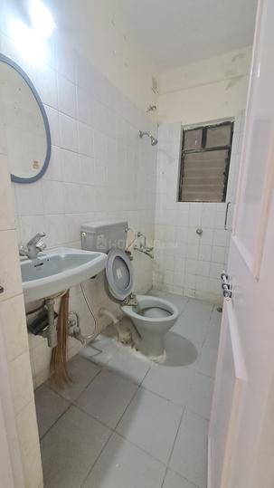 Radiant Hill View Bathroom 1