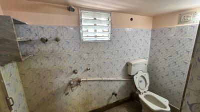 Bathroom Image of 850 Sq.ft 2 BHK Apartment / Flat for sale in Baranagar Kolkata for Rs. 4200000