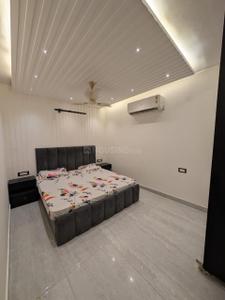 Bedroom Image of 800 Sq.ft 2 BHK Builder Floor for rent in Rajouri Garden New Delhi for Rs. 28000