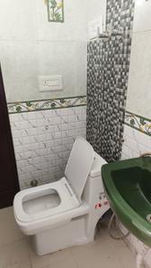 Image of 2200 Sq.ft 3 BHK Apartment / Flat for rent in Diamond Square, Sector 6 Dwarka, New Delhi for Rs. 56000
