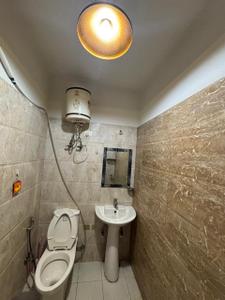 Bathroom Image of 1200 Sq.ft 2 BHK Builder Floor for rent in Palam Vihar Gurgaon for Rs. 30000