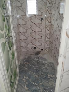 Bathroom Image of 680 Sq.ft 2 BHK Apartment / Flat for sale in Patuli Kolkata for Rs. 3400000