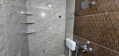 Bathroom Image of 1400 Sq.ft 4 BHK Apartment / Flat for rent in Sector 13 Gurgaon for Rs. 28000