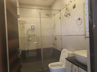 Bathroom Image of 800 Sq.ft 1 RK Independent House for rent in Paschim Vihar New Delhi for Rs. 15541