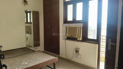 Bedroom Image of 1200 Sq.ft 3 BHK Builder Floor for rent in Gautam Nagar New Delhi for Rs. 60000