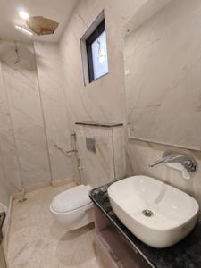 Bathroom Image of 980 Sq.ft 3 BHK Builder Floor for sale in Pitampura New Delhi for Rs. 18500000
