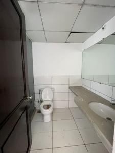 Bathroom Image of 2450 Sq.ft 3 BHK Apartment / Flat for sale in Marvel Isola, Mohammed Wadi Pune for Rs. 18000000