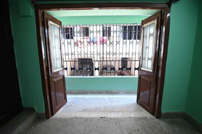 Balcony Image of 700 Sq.ft 2 BHK Independent House for rent in Sealdah Kolkata for Rs. 18000
