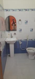 Bathroom Image of 900 Sq.ft 2 BHK Independent House for rent in HUDA Sector-2 Palwal for Rs. 9000