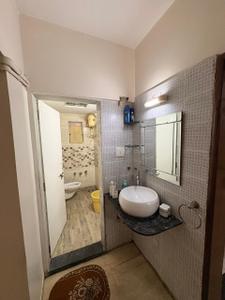 Bathroom Image of 1215 Sq.ft 3 BHK Apartment / Flat for sale in Vastrapur Ahmedabad for Rs. 10000000