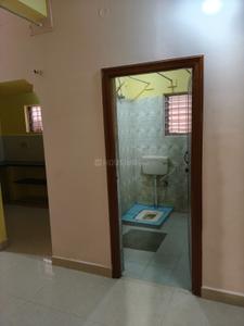 Bathroom Image of 900 Sq.ft 2 BHK Apartment / Flat for rent in Mathikere Bengaluru for Rs. 25000