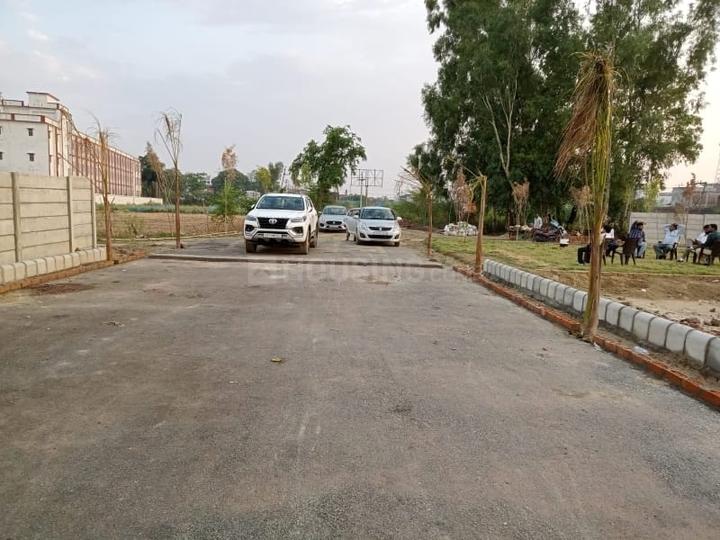 Gosainganj Main Image 1