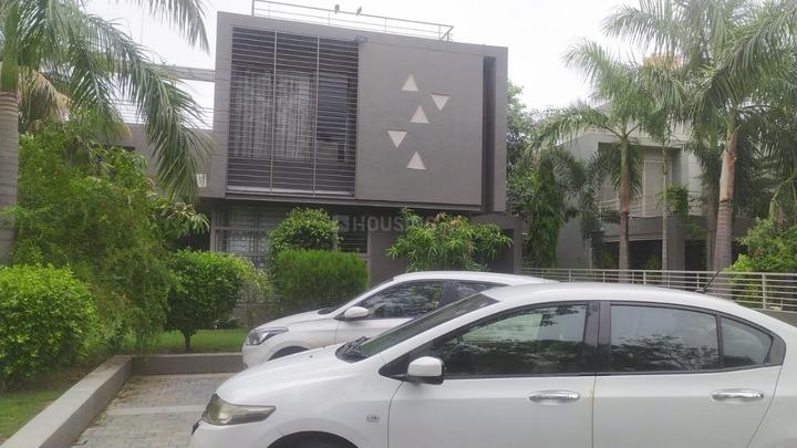 V Square Vedant Kadam Main Image 1