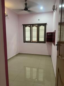 Bedroom Image of 1300 Sq.ft 3.5 BHK Builder Floor for rent in Padi Chennai for Rs. 35000
