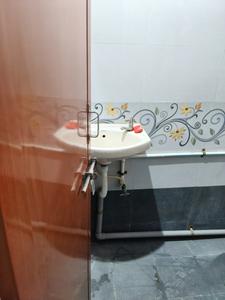 Bathroom Image of 700 Sq.ft 1 BHK Apartment / Flat for rent in Ghatlodiya Ahmedabad for Rs. 14000
