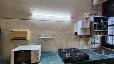 Kitchen Image of 1800 Sq.ft 2 BHK Builder Floor for rent in DLF City Phase 1, DLF Phase 1 Gurgaon for Rs. 45000