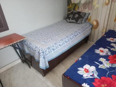 Bedroom Image of Kaur PG in Pitampura, New Delhi