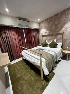 Bedroom Image of 960 Sq.ft 3 BHK Apartment / Flat for sale in Dadar West Mumbai for Rs. 55000000