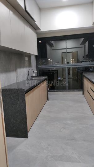 Roodraksh Golf Walk Main Image 1