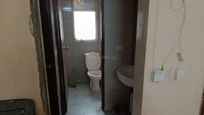Bathroom Image of 625 Sq.ft 1 BHK Apartment / Flat for rent in Amrapali Dream Valley 2, Noida Extension Greater Noida for Rs. 16000