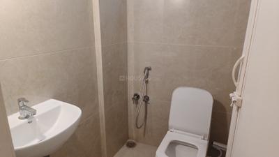 Bathroom Image of 450 Sq.ft 1 BHK Apartment / Flat for rent in Nagavara Bengaluru for Rs. 25000