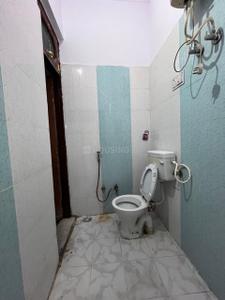 Bathroom Image of 1160 Sq.ft 2 BHK Builder Floor for rent in Preeti Nagar Lucknow for Rs. 10000
