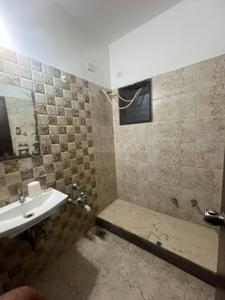 Bathroom Image of 1800 Sq.ft 3 BHK Apartment / Flat for rent in  Pride Icon, Sola Ahmedabad for Rs. 32000