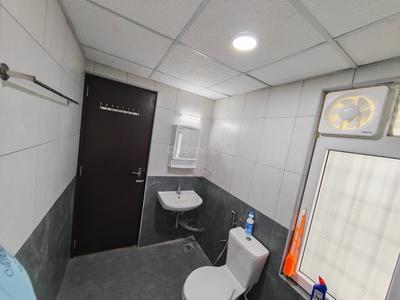 Bathroom Image of 601 Sq.ft 1 BHK Apartment / Flat for rent in Olympia Opaline, Navalur Chennai for Rs. 29000