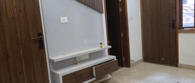 Bedroom Image of 900 Sq.ft 2 BHK Builder Floor for rent in Vikaspuri New Delhi for Rs. 32000