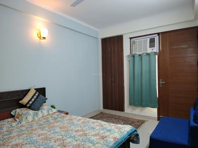 Bedroom Image of 1200 Sq.ft 3 BHK Builder Floor for sale in Sun Affordable Flats, Freedom Fighters Enclave New Delhi for Rs. 10000000
