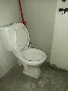 Common Bathroom Image of 650 Sq.ft 1 BHK Apartment / Flat for rent in Kumar Parc Residences, Hadapsar Pune for Rs. 25000