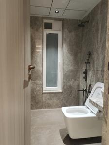 Common Bathroom Image of 1550 Sq.ft 3 BHK Apartment / Flat for sale in Janki Apartments, Vile Parle West Mumbai for Rs. 70815904