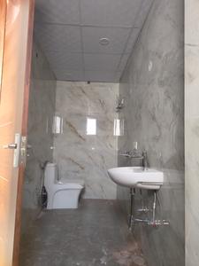 Bathroom Image of 1700 Sq.ft 3 BHK Apartment / Flat for sale in Sector 105 Noida for Rs. 7500000