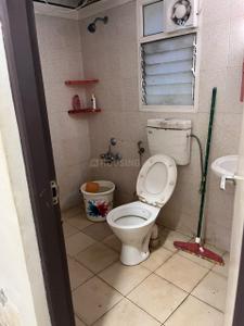 Bathroom Image of 1356 Sq.ft 2.5 BHK Apartment / Flat for rent in Akshaya January, Thaiyur Chennai for Rs. 10200