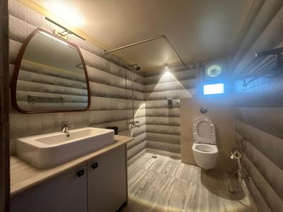 Bathroom Image of 5000 Sq.ft 5 BHK Villa for rent in Marvel Sindh Society, Aundh Pune for Rs. 300000