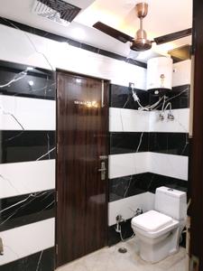 Common Bathroom One Image of 2100 Sq.ft 4 BHK Apartment / Flat for sale in CGHS Guru Apartments, Sector 6 Dwarka New Delhi for Rs. 35800000
