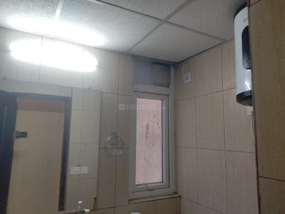 Bathroom Image of 1150 Sq.ft 2 BHK Apartment / Flat for rent in Expressview Apartments, Sector 93 Noida for Rs. 33000
