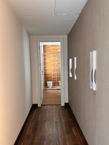 Image of 4200 Sq.ft 4 BHK Apartment / Flat for rent in SS The Hibiscus, Sector 50, Gurgaon for Rs. 200000