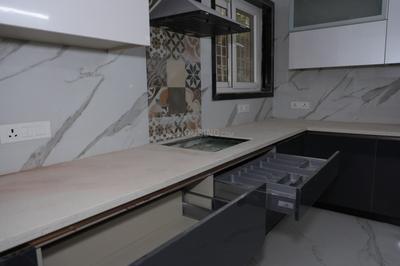 Kitchen Image of 2000 Sq.ft 4 BHK Apartment / Flat for rent in Vasant Kunj New Delhi for Rs. 145000